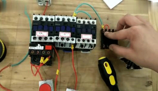 Y系列高壓三相異步電動(dòng)機(jī)的功率控制需要哪些元件？